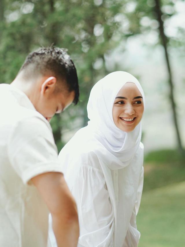 Potret Prewedding Citra Kirana dan Rezky Aditya di Alam (sumber: instagram/abudherypastrana)