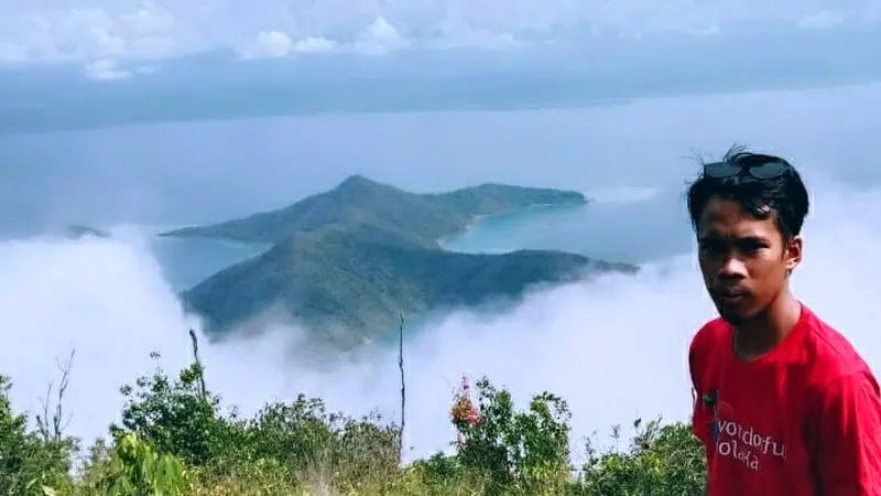 Pemandangan dari atas Bukit Padamarang, Kabupaten Kolaka.(Liputan6.com/Ahmad Akbar Fua)