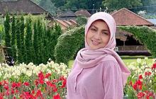 6 Potret Dina Mariana Semasa Muda, Kenangan Tak Terlupakan Sang Penyanyi Cilik di Era 70-an