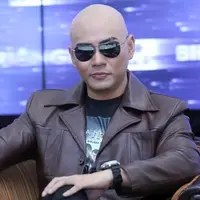 Deddy Corbuzier sudah tidak lagi menjadi seorang pesulap. Deddy juga menjelaskan kejamnya bekerja di dunia hiburan.