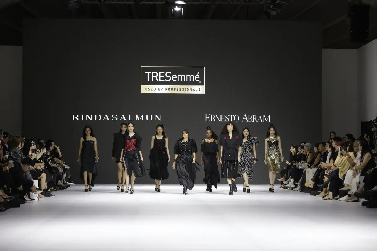 Fashion show “Unlock Million Hairstyles, Own Million Runways”
