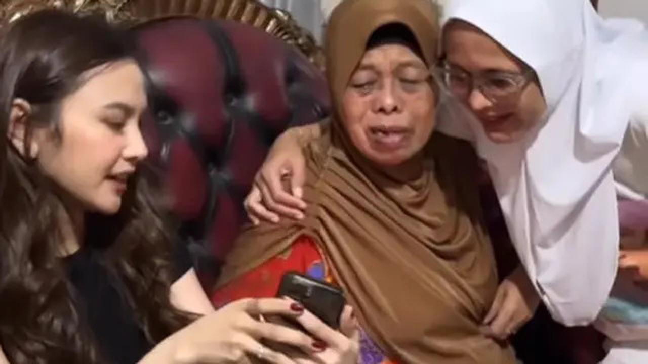 6 Potret Mahalini Bertemu Nenek Rizky Febian ketika Mudik ke Cimahi, Kasih Lihat Foto Selina