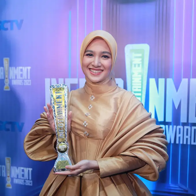 Fimela] Cut Syifa di Infotainment Awards 2023