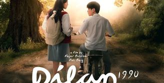 Film Dilan 1990 memang sukes menyedot perhatian dan meninggalkan kesan manis bagi para penonton. Bahkan film yang diadaptasi dari novel karya Pidi Baiq ini sudah tembus 4 juta penonton. (Foto: falcon.co.id)