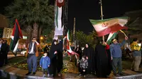 Garda Revolusi Iran mengonfirmasi pada 14 April 2024 bahwa serangan pesawat tak berawak dan rudal sedang berlangsung terhadap Israel. (ATTA KENARE/AFP)