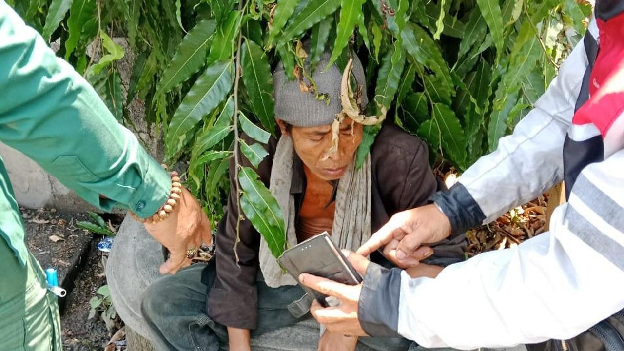 Sementara, di dalam tas NY petugas melihat ada uang Rp15.328.200 dan juga membawa uang mainan sebesar 510.000.<br>