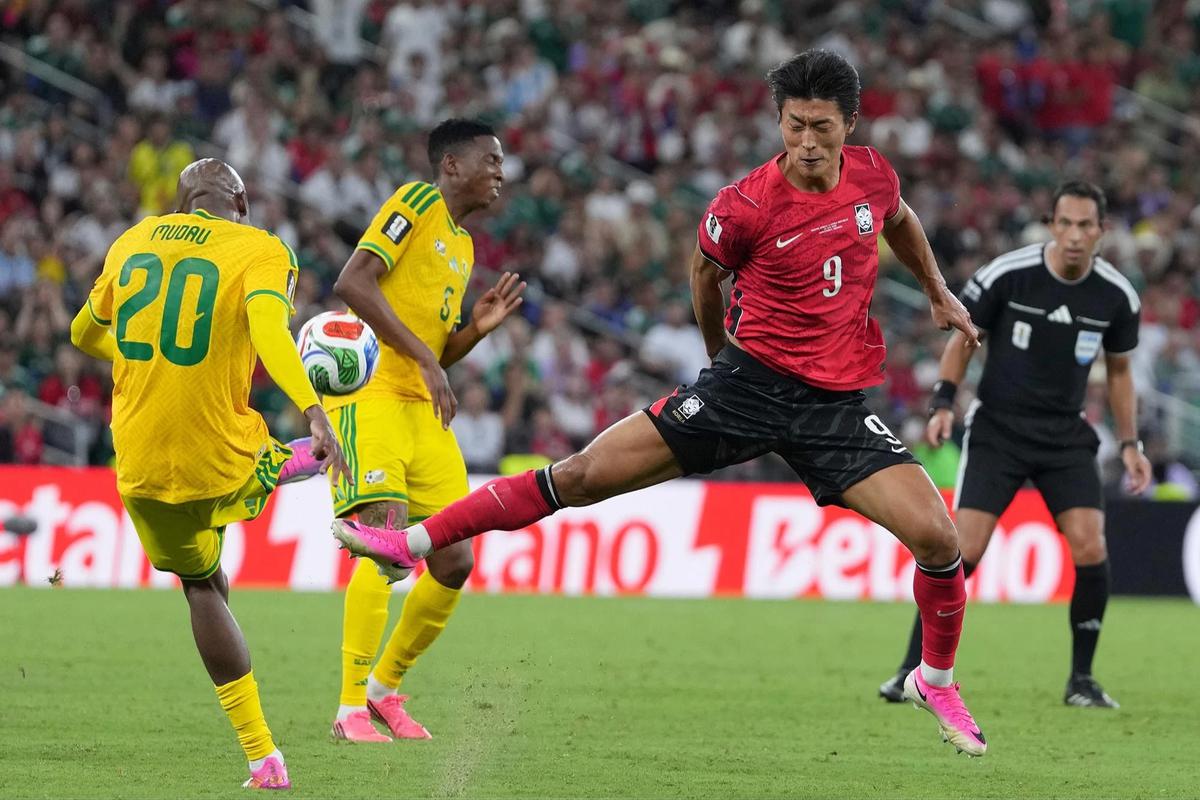 FOTO: Afrika Selatan Cetak Sejarah Lolos ke 32 Besar Piala Dunia