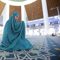 Salat./Copyright shutterstock.com/g/Muhammad%2BShairazi