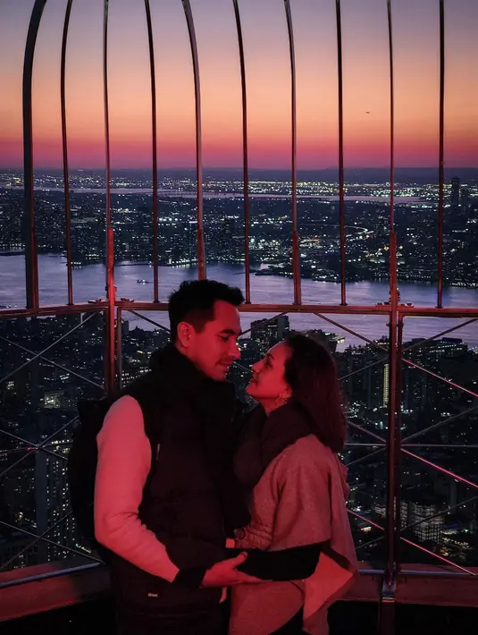 [Instagram/darius_sinathrya]