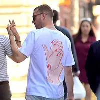 Tertangkap berciuman, benarkah Brandon Flynn dan Sam Smith pacaran? (Sumber Foto: 247/Paps/Splashnews/DailyMail)