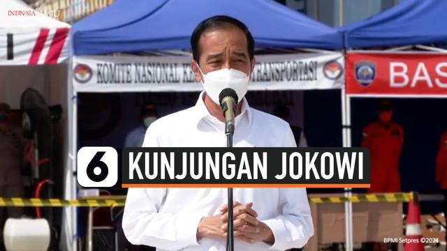 Presiden Joko Widodo, menyaksikan langsung penyerahan bantuan kepada sejumlah keluarga korban maupun ahli waris penumpang Sriwijaya Air SJ-182 Rabu (20/01/2021) di JICT, Tanjung Priok