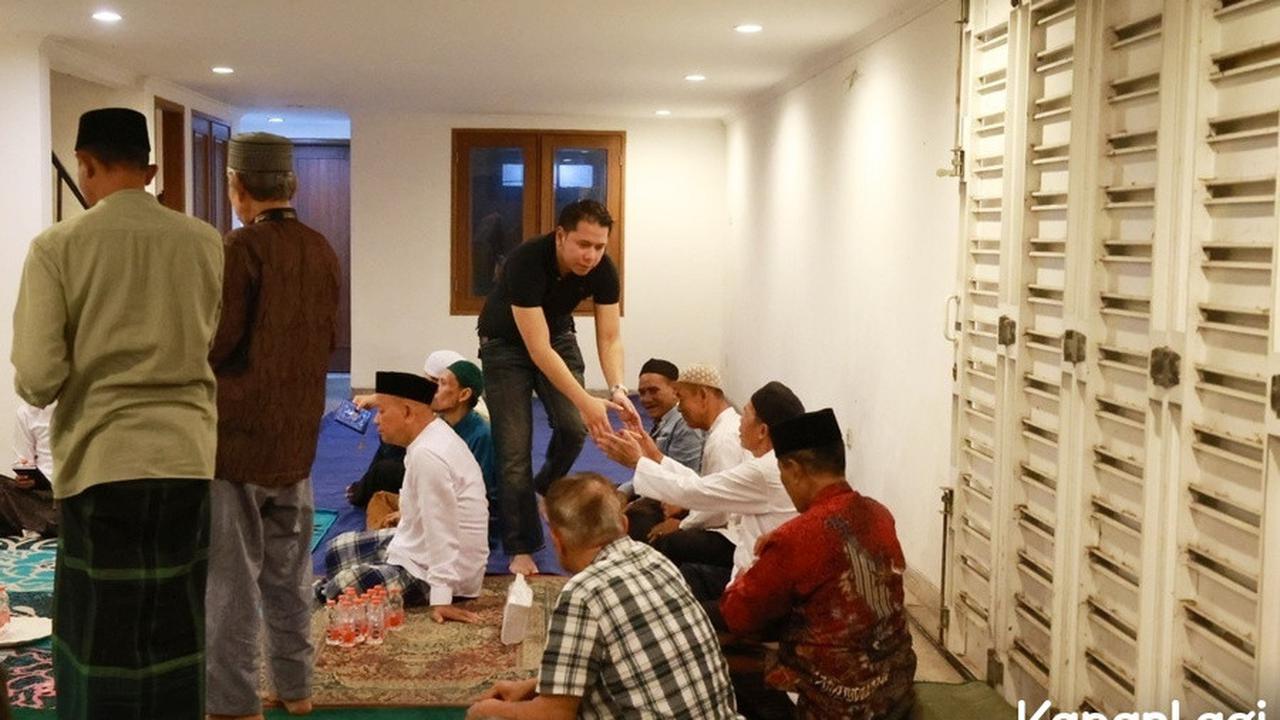 7 Potret Suasana Rumah Duka Penyanyi Irianti Erningpraja, Addie MS hingga Dewa Budjana Datang Melayat