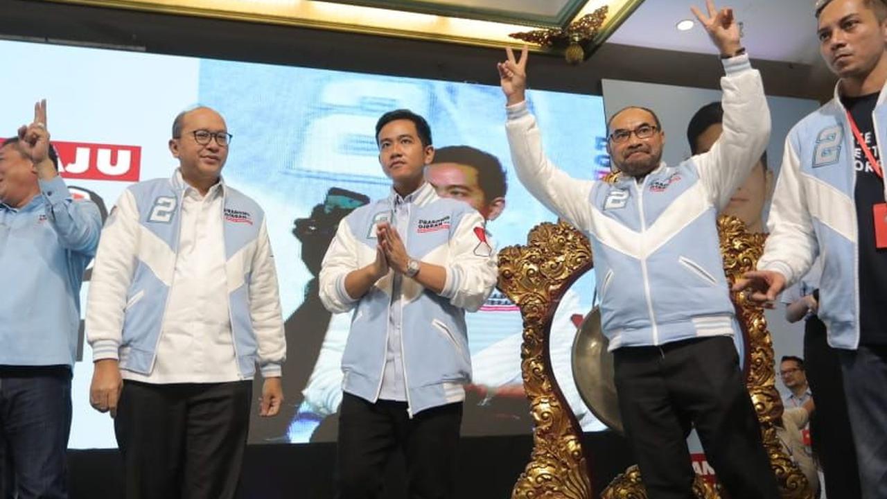 Calon wakil presiden nomor urut 2, Gibran Rakabuming Raka menghadiri acara Silaturahmi Nasional Relawan Prabowo-Gibran di Hotel Kartika Chandra, Gatos Subroto, Jakarta, Senin (5/2/2024). Dalam momen tersebut, Wali Kota Solo itu mengingatkan para relawan u