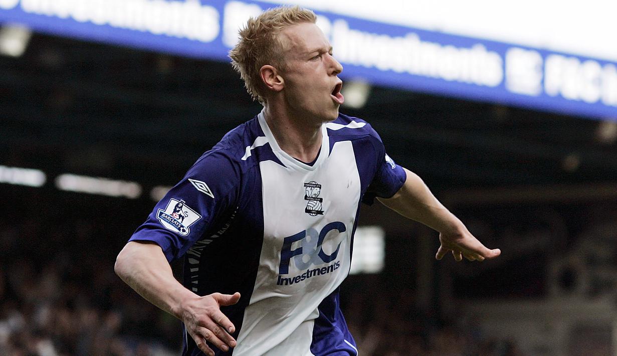 Mikael Forsell. Striker yang sukses mencetak 34 gol dan 3 assist ini bermain dalam 126 penampilan di dua klub Premier League, Chelsea dan Birmingham City. Ia didatangkan Chelsea dari HJK Helsinki pada awal musim 1998/1999. Ia memutuskan pensiun pada Mei 2018. (Foto: AFP/Paul Ellis)