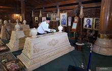 Kaesang Ziarah Makam Soeharto dan Ibu Tien, Kenang 'Bapak Pembangunan' di Hari Lahir Ibu Tien