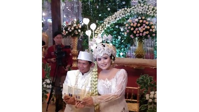 Resmi Menikah, Ini 6 Momen Mesra Pernikahan Ginanjar dan Tiara Amalia