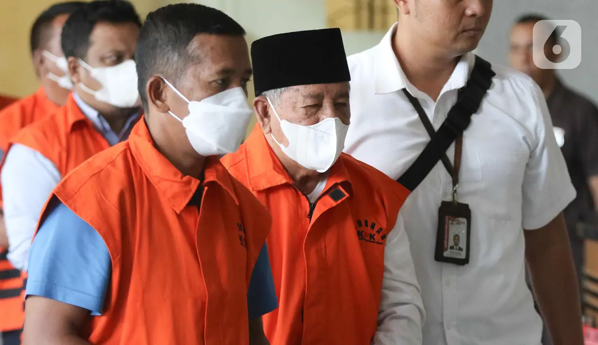 Selain Abdul Gani, KPK juga menjerat enam orang lainnya sebagai tersangka. (Liputan6.com/Herman Zakharia)
