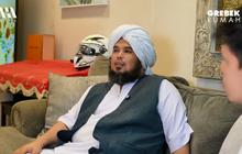 Potret Rumah Mewah Ustaz Derry Sulaiman, Nyaman Bernuansa Monokrom & Miliki Banyak Koleksi Lukisan