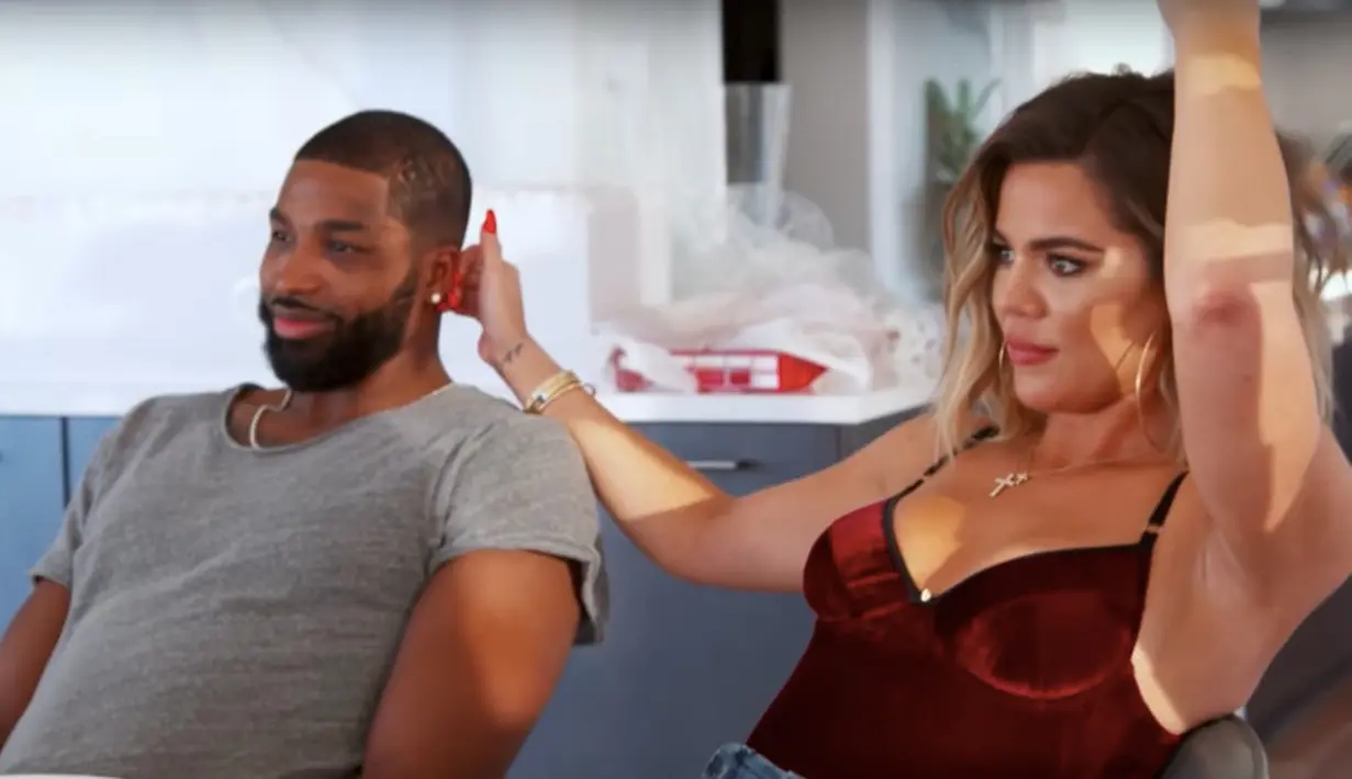 Kim Kardashian sendiri mengatakan bahwa Khloe menginginkan privasinya terjaga namun anggota keluarga yang lain masih membicarakan masalah mereka. (KUWTK)