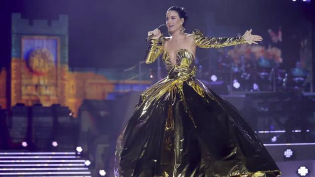 Katy Perry tampil saat konser di Kastil Windsor di Windsor, Inggris, Minggu, 7 Mei 2023, merayakan penobatan Raja Charles III. Ini adalah salah satu dari beberapa acara selama tiga hari perayaan akhir pekan. (AP/Pool/Leon Neal)