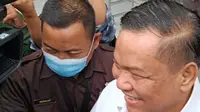Sekretaris Daerah (Sekda) Provinsi Riau SF Hariyanto rampung diperiksa KPK, Senin (22/5/2023). (Merdeka/Rahmat Baihaqi)