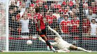 Winger Manchester United, Marcus Rashford, gagal mencetak gol saat timnya takluk 6-7 (1-1) dari Manchester City lewat drama adu penalti pada Community Shield 2024 di Stadion Wembley, Sabtu (10/8/2024) malam WIB. (AP Photo/David Cliff)