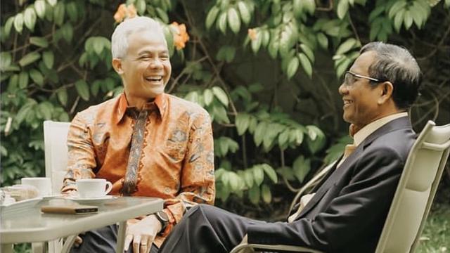 Momen Akrab Mahfud Md Ngopi Bareng Ganjar Pranowo