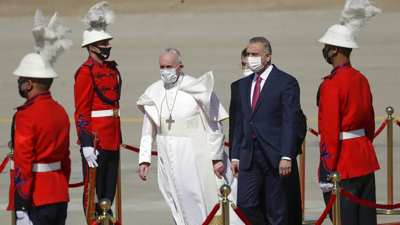 FOTO: Paus Fransiskus Injakkan Kaki di Irak