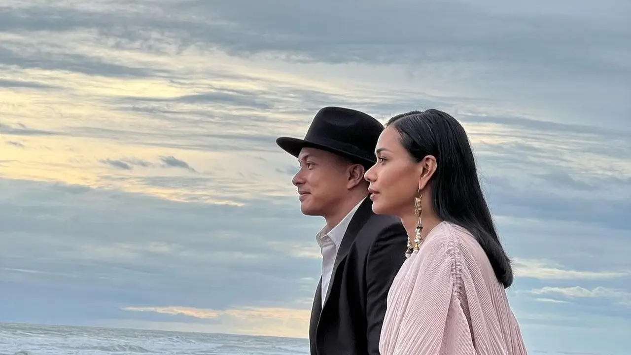 Nicholas Saputra dan Adinia Wirasti