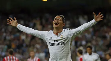 Selebrasi Cristiano Ronaldo usai mencetak gol ketiga ke gawang Athletic Bilbao di Stadion Santiago Bernabeu, (6/10). (REUTERS/Sergio Perez)