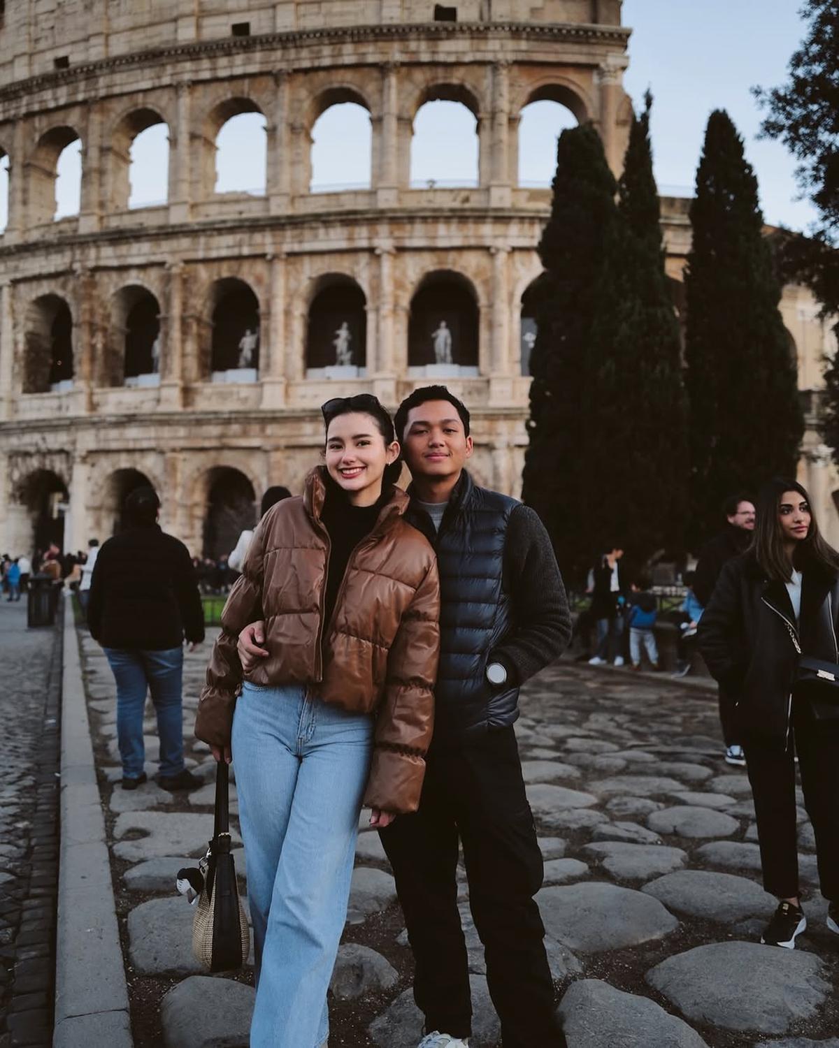 Kenakan Kerudung Saat Liburan di Paris, Sarah Menzel Didoakan Segera Mualaf