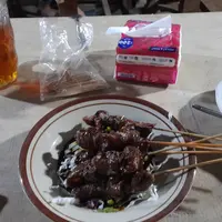 Warung sate kambing milik Panijem.
