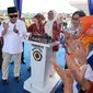 Ketua Umum PP IGTKI Nur Sriyati menyampaikan aspirasi kepada Ketua DPD RI, AA LaNyalla Mahmud Mattalitti yang hadir dalam acara Hari Ulang Tahun ke-73 IGTKI di Monas, Jakarta Pusat. (Dok DPD RI)