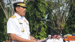 Citizen6, Surabaya: Setelah meluluskan Pendidikan Pertama Bintara Parjurit Karir (Dikmaba PK) angkatan ke-31, TNI AL bertambah prajurit strata bintaranya setelah 360 siswa Diktukba TNI AL Angkatan ke - 41 dilantik pada Kamis, (28/6). (Pengirim: Penkobangd
