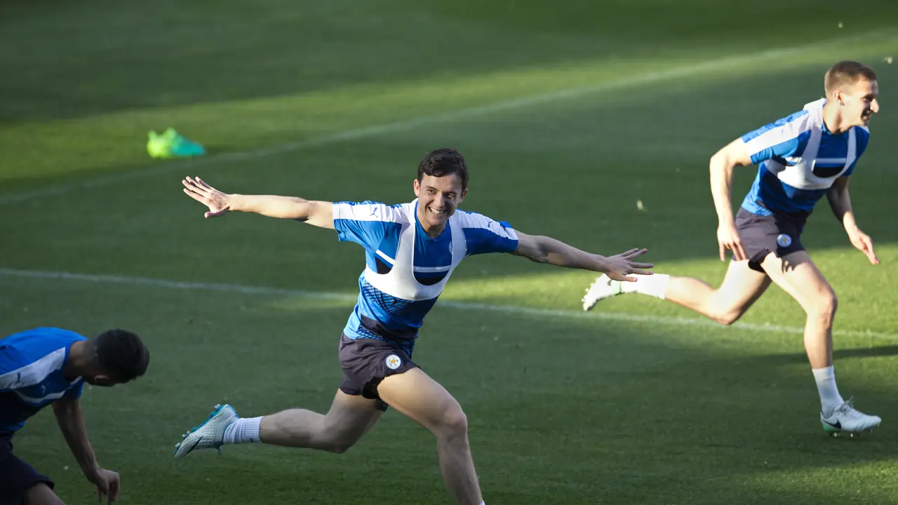 Bek kiri Leicester City Ben Chilwell (tengah) masuk buruan Inter Milan. 