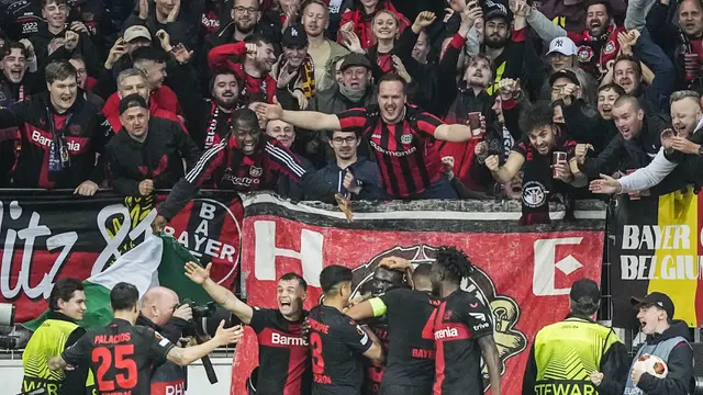 Foto: Cetak 2 Gol Jelang Laga Berakhir, Bayer Leverkusen Benar-benar Lupa Caranya Kalah