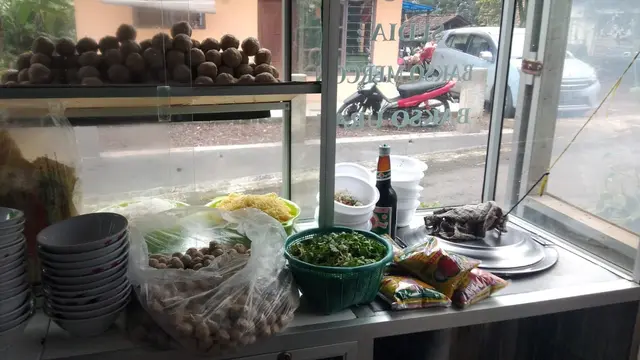 Salah satu warung Bakso di Cirebon yang diborong Indosiar dan gratis bagi masyarakat
