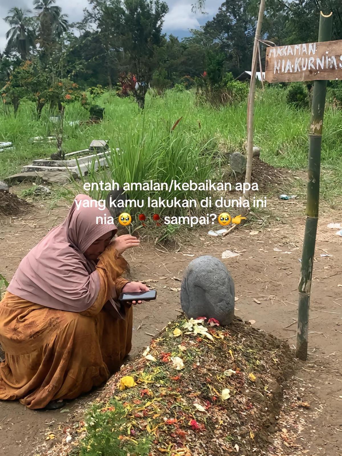 Penampakan Terbaru Makam Nia Gadis Penjual Gorengan