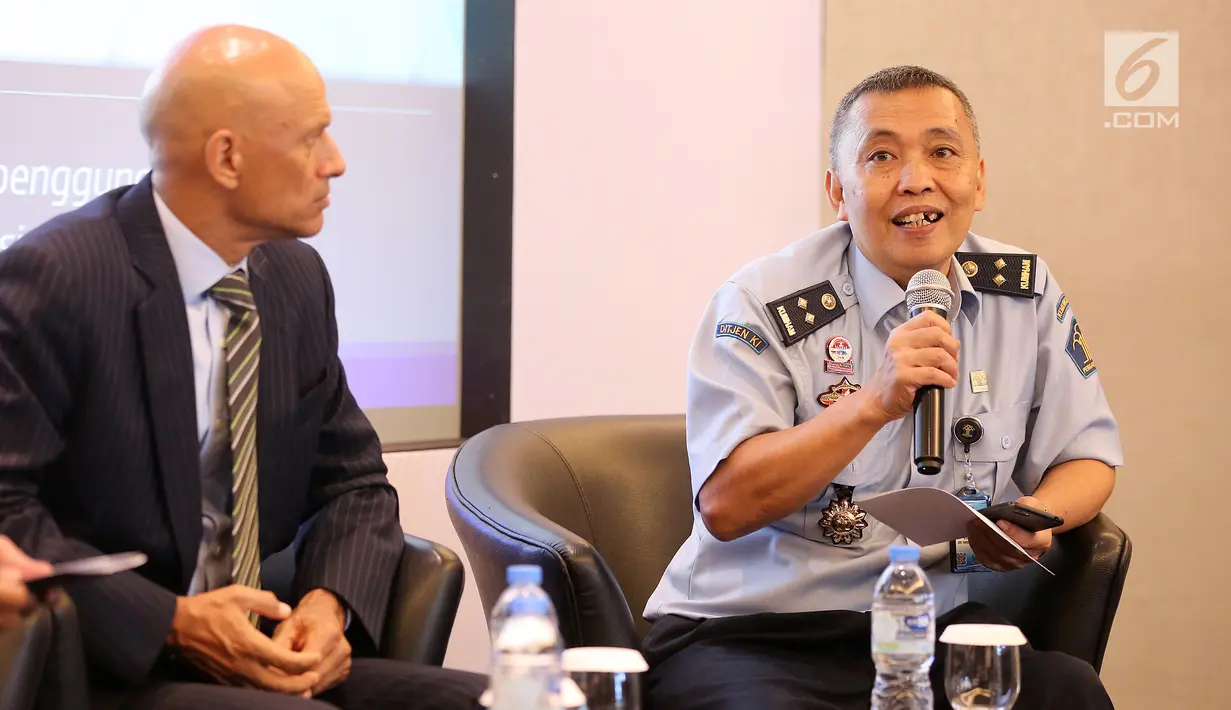 Kasubdit Pencegahan & Penyelesaian Sengketa Dirjen Kekayaan Intelektual Kemenkumham Irbar Susanto memberi keterangan pers pada peluncuran kampanye Legalize and Protect di Jakarta, (18/3). (Liputan6.com/Fery Pradolo)