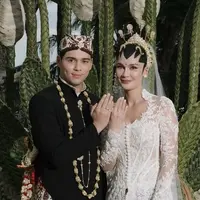 Lihat di sini tampilan Maxime Bouttier pakai foundation Rp20 ribu-an di momen pernikahannya dengan Luna Maya. [@lunamaya].