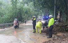 Polisi Sigap Bersihkan Material Longsor Nagreg, Jalur Bandung-Garut Kembali Normal