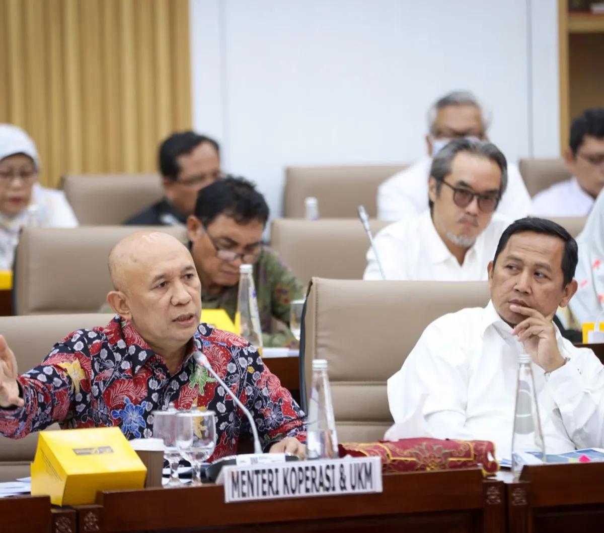"Langkah-langkah ini diharapkan dapat memberikan dukungan yang lebih kuat bagi produk UMKM dalam menghadapi persaingan di ekosistem digital yang semakin berkembang," kata Teten.&nbsp;