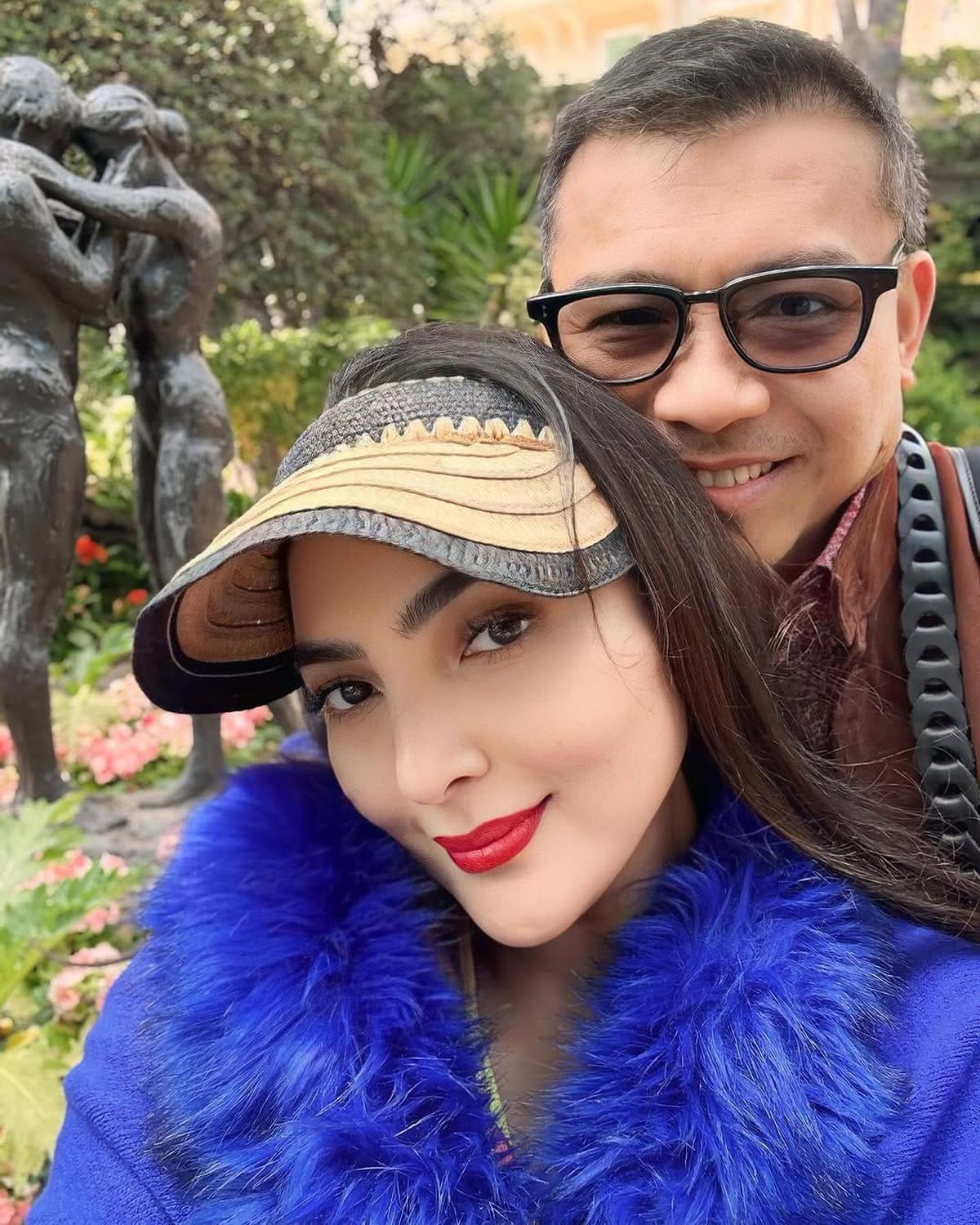 5 Potret Mesra Ashanty dan Anang Hermansyah Liburan di Monaco, Tampil Serasi