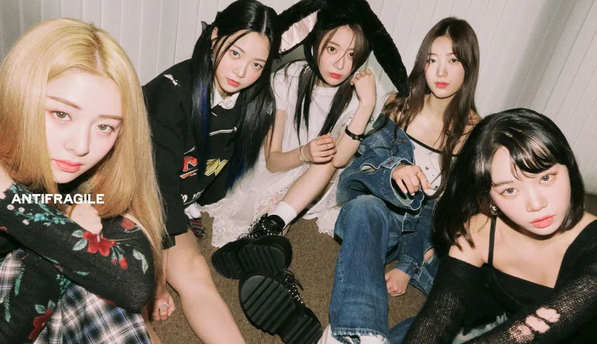 Le Sserafim. (Foto: Source Music via Soompi)