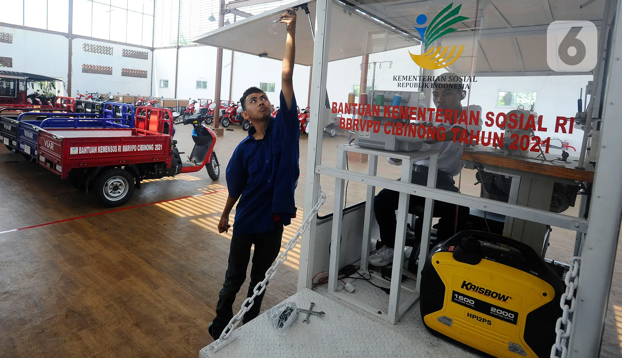 Merakit Motor untuk Penyandang Disabilitas