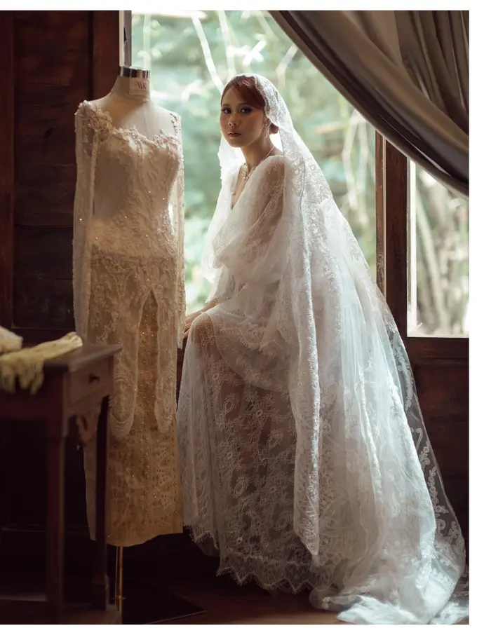 Cantiknya Bridal Robe Nadin Amizah Bergaya Vintage ala Putri di Negeri Dongeng yang Romantis