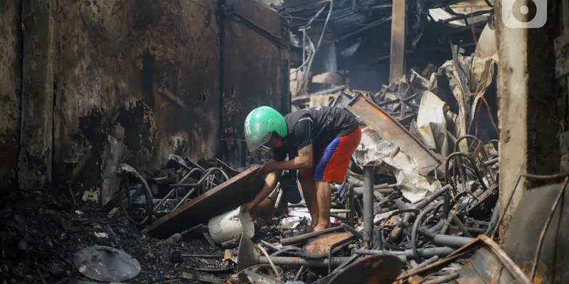 FOTO: Hangus Terbakar, Begini Kondisi Rumah dan Pertokoan di Manggarai