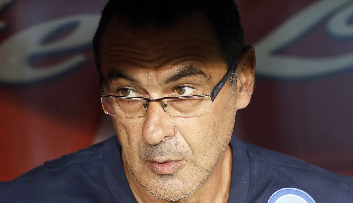  Maurizio Sarri pelatih asal Italia yang menggantikan Rafael Benitez di Napoli memberikan sentuhan atraktif pada timnya musim ini. (AFP Photo/Carlo Hermann)
