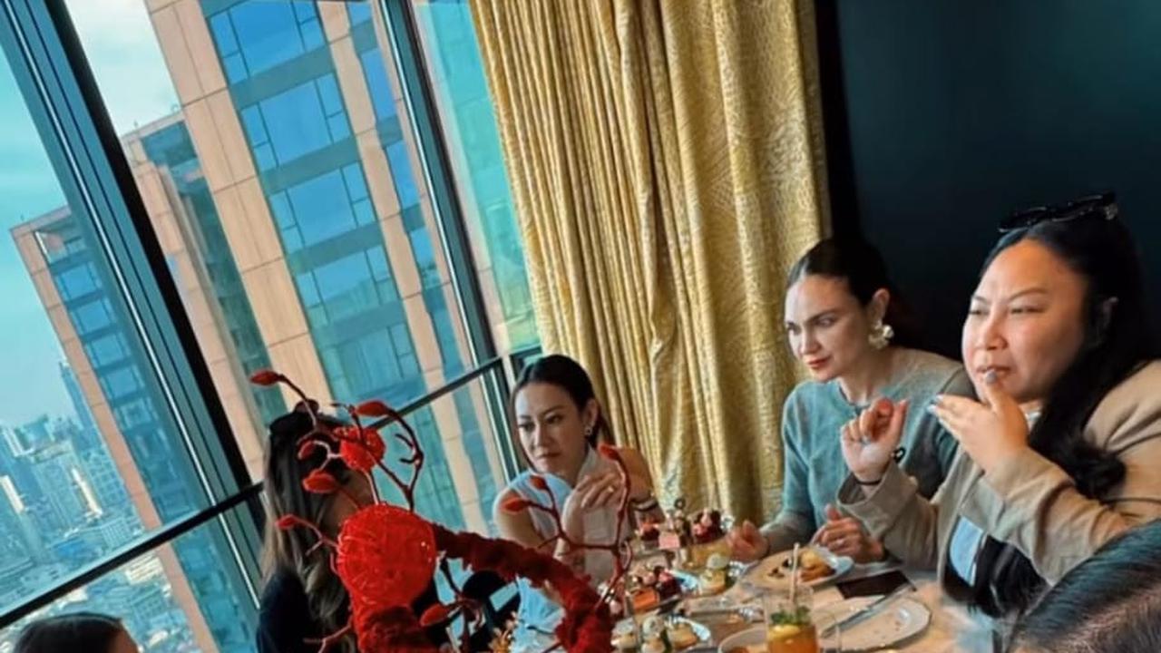 Hari Pernikahan dengan Maxime Bouttier Makin Dekat, Luna Maya Dapat Kejutan Bridal Shower Mewah di Shanghai