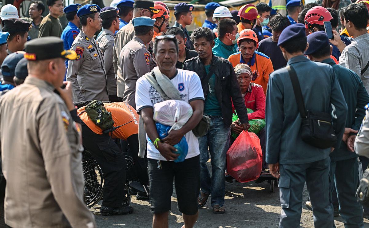 Korban Kebakaran KM Mutiara Sentosa II Tiba di Surabaya